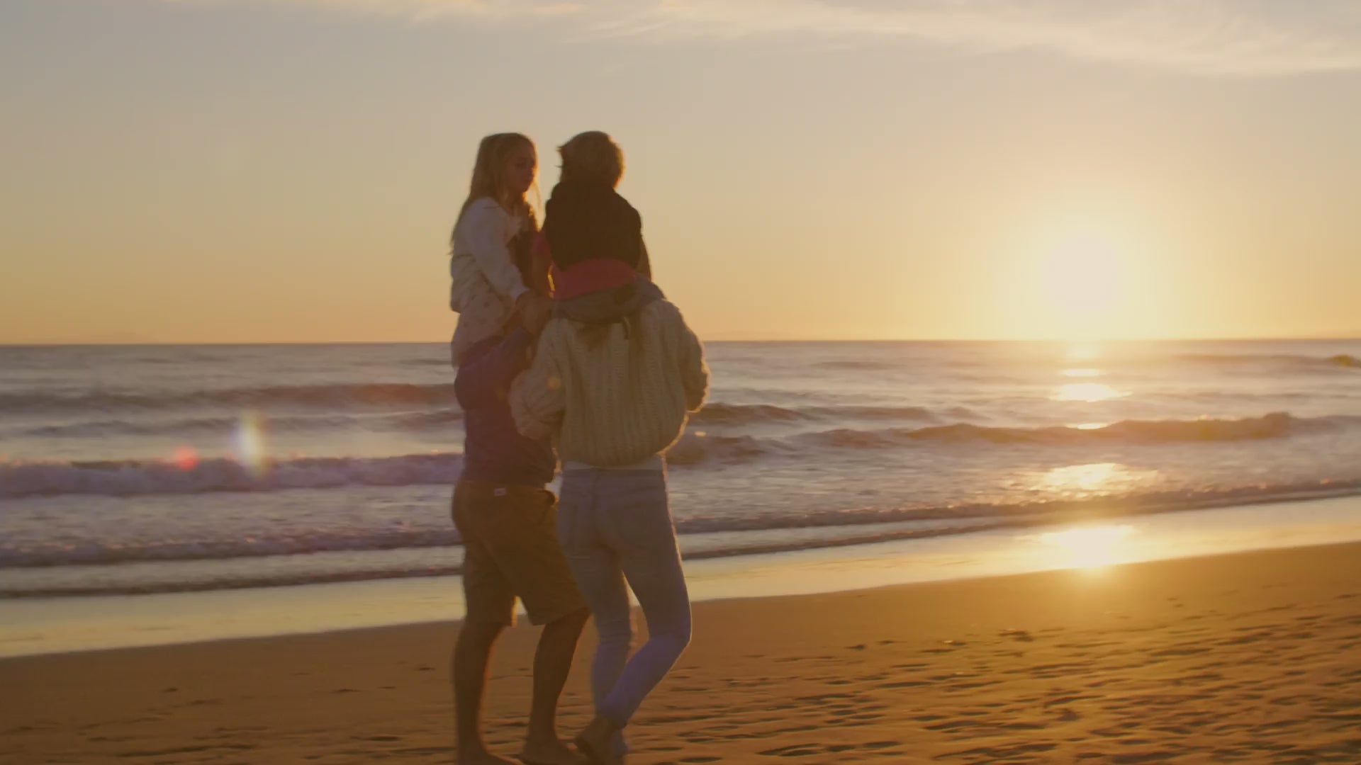 Load video: R5 Family walking on the beach - REVIVE5